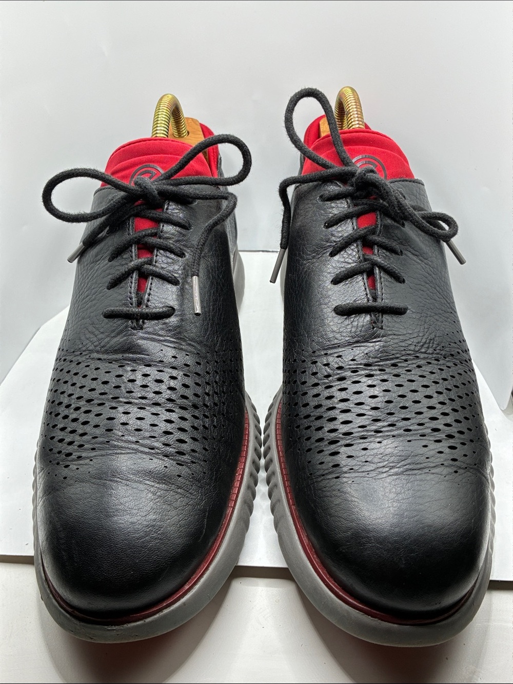 COLE HAAN MENS RESORT OXFORD
SIZE 13M / BLUE AND RED/ LACE UP